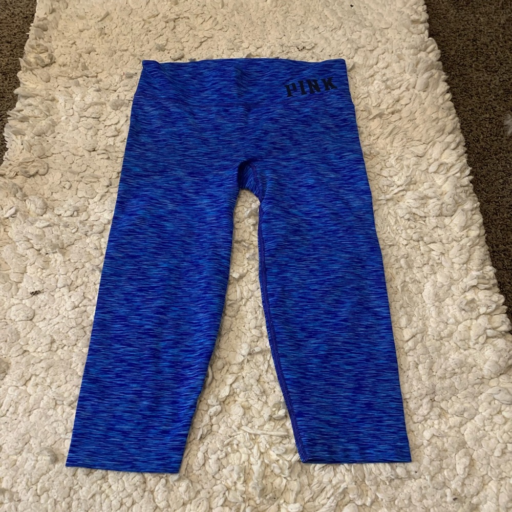 Victoria’s Secret PINK Blue Print Capri Leggings Yoga Pants w Black Logo Medium